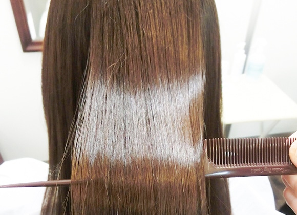 白髪染めしながら髪質改善が叶う「メテオカラー」導入